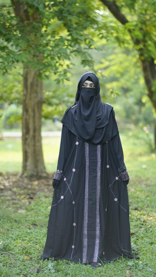 কালো (আল নূর আবায়া)